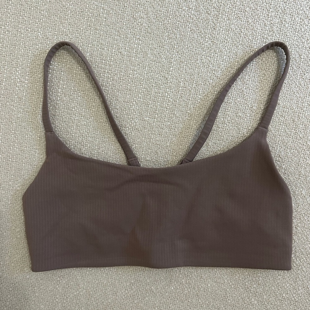 Lululemon Wunder Train Strappy Bra A/B Ribbed